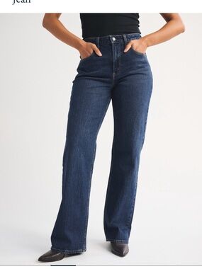 Abercrombie & Fitch Women's Curve Love High Rise 90s Relaxed Jean Dark Blue